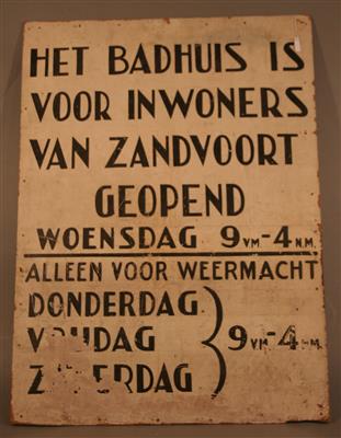 06555.jpg; 06555; Uithangbord badhuis Zandvoort; uithangbord