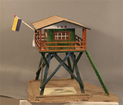 06643.jpg; 06643; Maquette van de eerste ZRB reddingspost; maquette