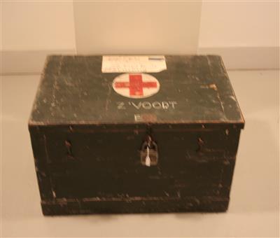 06664.jpg; 06664; Houten rode kruis kist; kist