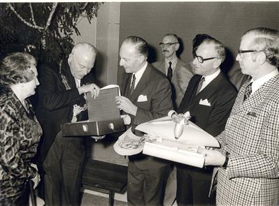 08623.jpg; 08623; Huldigingen; ceremonie