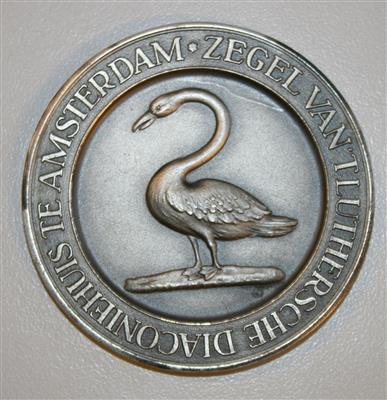 0b02d46b-cc56-4820-a808-2d7486cf9b7d.jpg; 54001; Penning huwelijk Emmy van Vrijberghe de Coningh ; penning