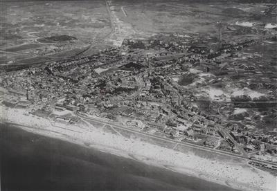 132757.jpg; 132757; Luchtfoto van het dorp voor WO II; luchtfoto
