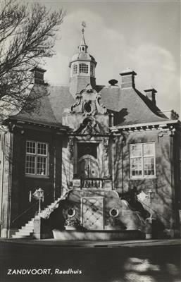 132803.jpg; 132803; Raadhuis Zandvoort; ansichtkaart