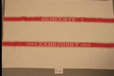 16000.jpg; 16000; Witte handdoek met rode banden; handdoek