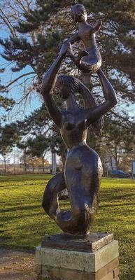 23015.jpg; 23015; Zeemeermin met kind; beeld