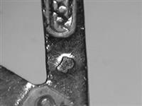 11540_1.bmp; 11540; miniatuur hangijzer; miniatuurhouder