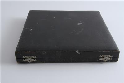 11590.14-02.jpg; 11590.14; etui voor taartschep en 12 taartvorkjes; etui