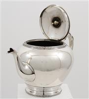 13719.1-03.jpg; 13719.01; Theepot van driedelig theeservies; theepot