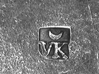 13719.2_D.bmp; 13719.02; Melkkan van driedelig theeservies; melkkan