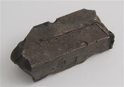 14966.1-01.jpg; 14966.01; Zilverbaar uit scheepslading van VOC schip "De Bredenhof"; baar (betaalmiddel)
