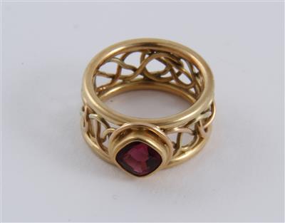15004.1-01.jpg; 15004; Gouden ring met toermalijn; ring
